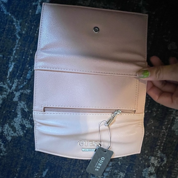 NWT guess wallet - Picture 2 of 4